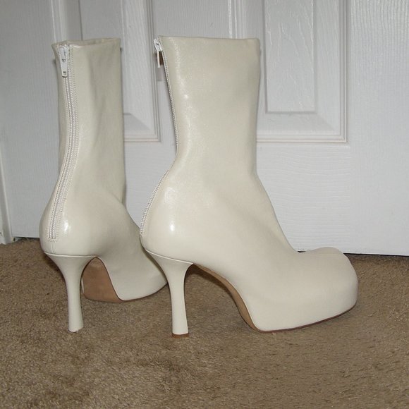 BRAND NEW! size 39/9 Bottega Veneta Ivory Leather Platform Booties - Picture 6 of 15